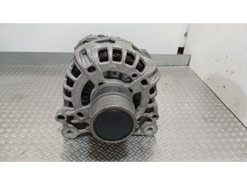 Recambio de alternador para seat arona style edition referencia OEM IAM 04E903015HX  