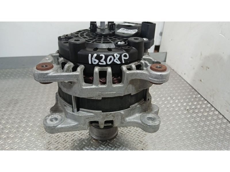 Recambio de alternador para seat arona style edition referencia OEM IAM 04E903015HX  