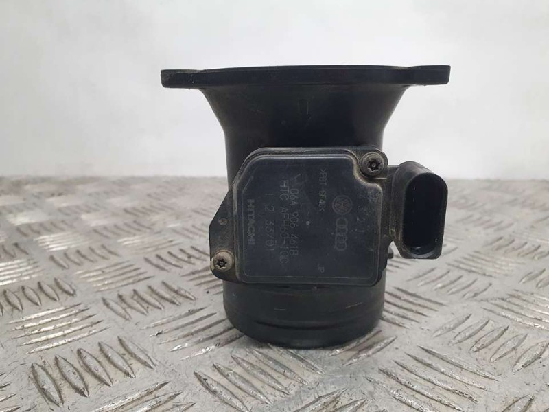 Recambio de caudalimetro para volkswagen golf iv berlina (1j1) básico referencia OEM IAM 06A906461B AFH6010C HITACHI