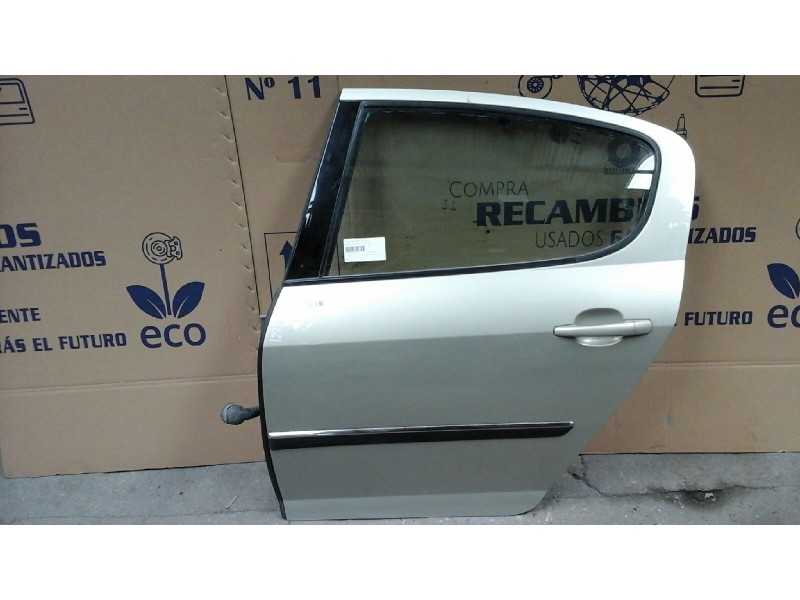 Recambio de puerta trasera izquierda para peugeot 407 st sport referencia OEM IAM   
