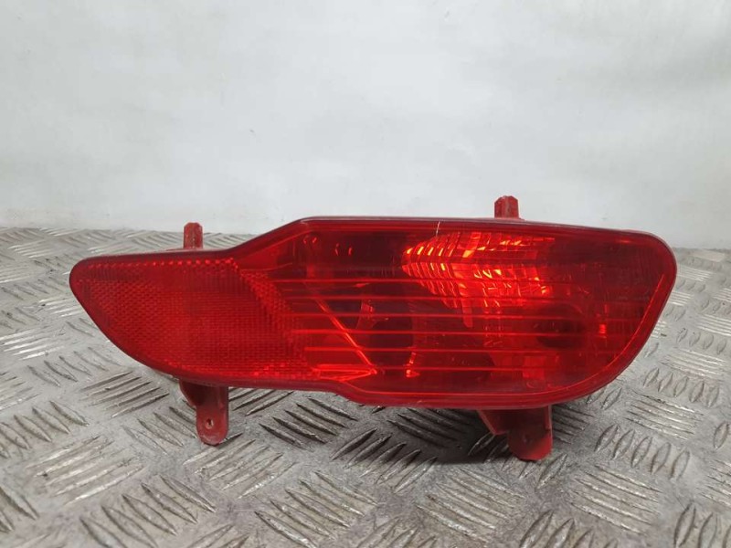 Recambio de piloto trasero derecho paragolpes para peugeot 5008 gt referencia OEM IAM 9811981980  