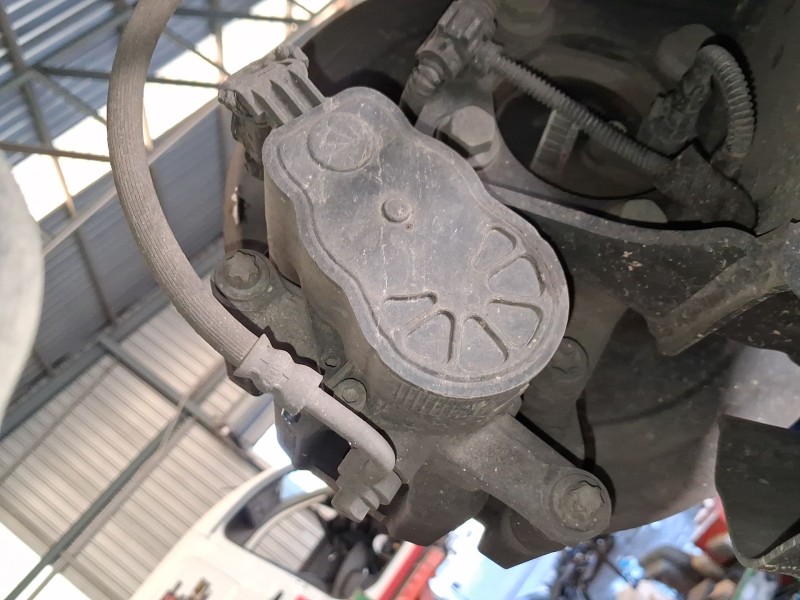 Recambio de pinza freno trasera izquierda para opel grandland / grandland x (a18, p1uo) 1.5 turbo d (75) referencia OEM IAM 1692