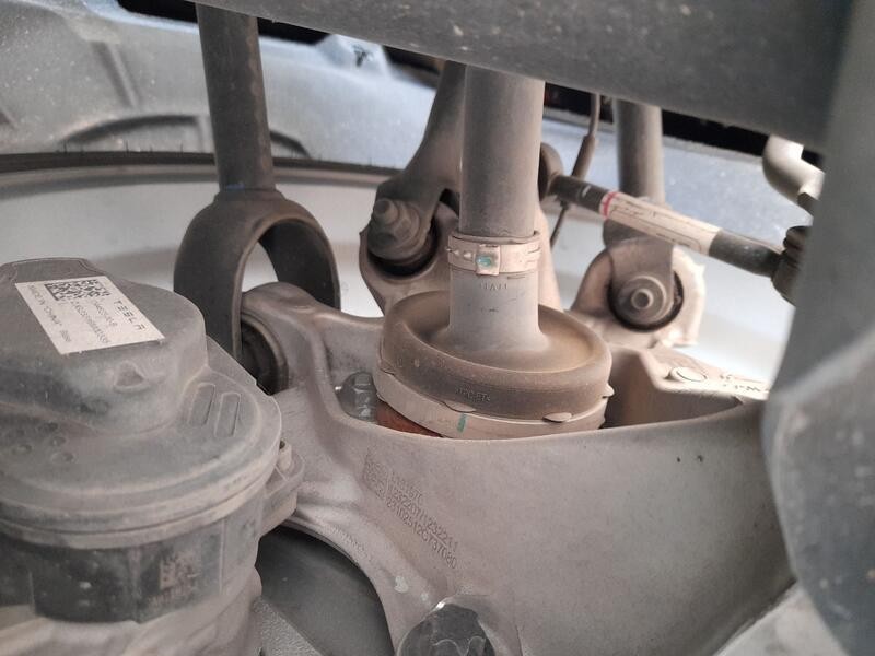 Recambio de transmision trasera izquierda para tesla model 3 (5yj3) ev referencia OEM IAM 104416800A  