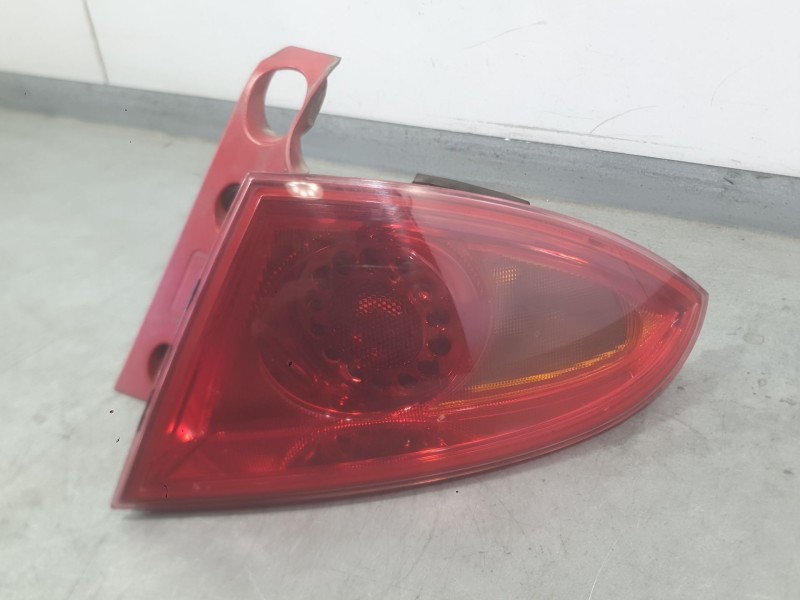 Recambio de piloto trasero derecho exterior para seat leon (1p1) 1.9 tdi referencia OEM IAM 1P0945112C  