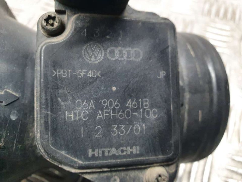 Recambio de caudalimetro para volkswagen golf iv berlina (1j1) básico referencia OEM IAM 06A906461B AFH6010C HITACHI