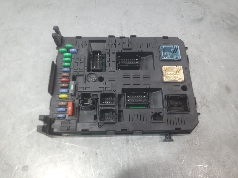 Recambio de caja reles / fusibles para peugeot 3008 i monospace (0u_) 1.6 hdi referencia OEM IAM 9807028580  