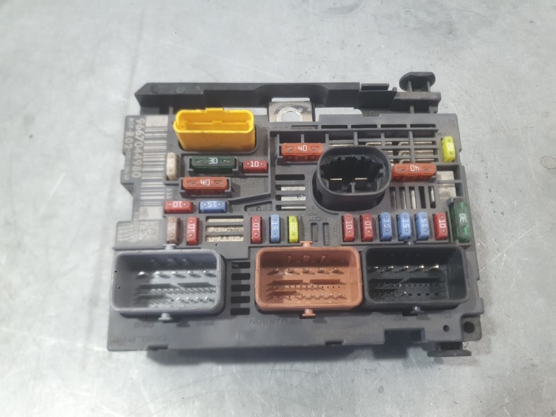 Recambio de caja reles / fusibles para peugeot 3008 i monospace (0u_) 1.6 hdi referencia OEM IAM   