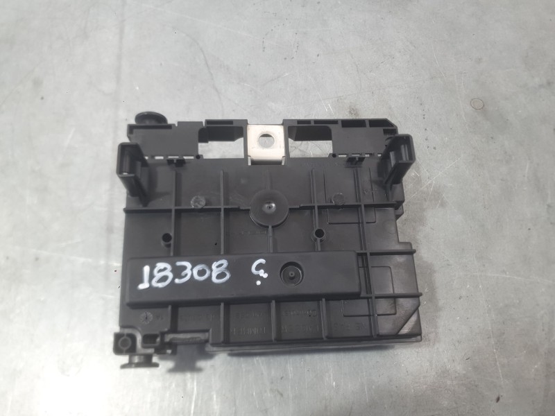 Recambio de caja reles / fusibles para peugeot 3008 i monospace (0u_) 1.6 hdi referencia OEM IAM   