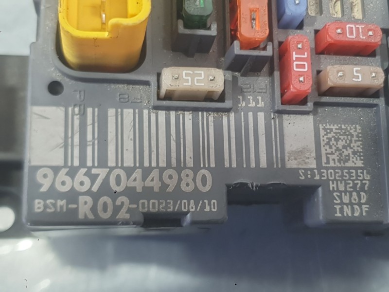 Recambio de caja reles / fusibles para peugeot 3008 i monospace (0u_) 1.6 hdi referencia OEM IAM   