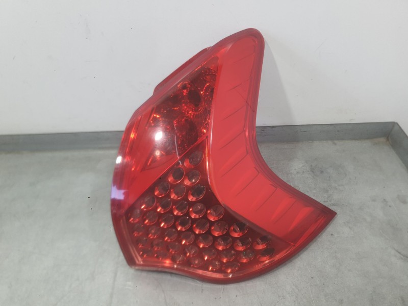 Recambio de piloto trasero derecho exterior para peugeot 3008 i monospace (0u_) 1.6 hdi referencia OEM IAM 6351HC  