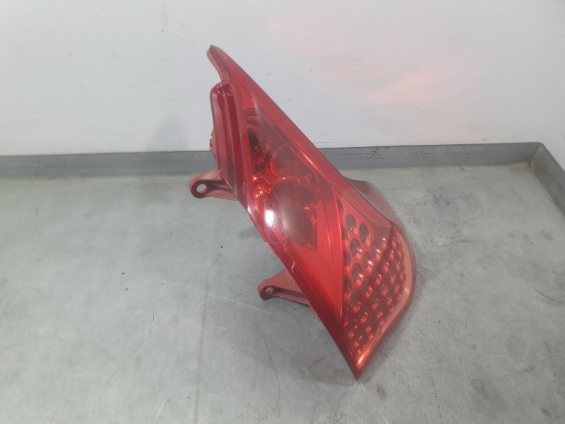 Recambio de piloto trasero derecho exterior para peugeot 3008 i monospace (0u_) 1.6 hdi referencia OEM IAM 6351HC  