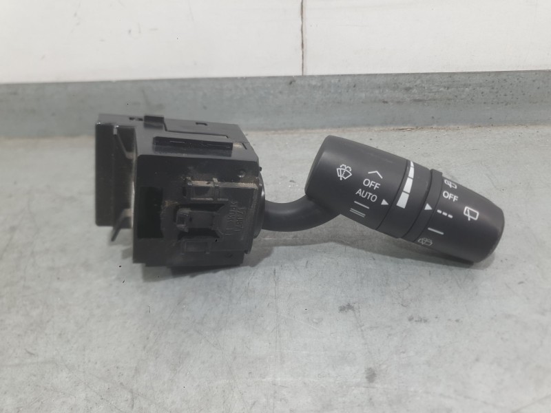Recambio de mando limpia para mazda 3 lim. () black tech edition referencia OEM IAM   