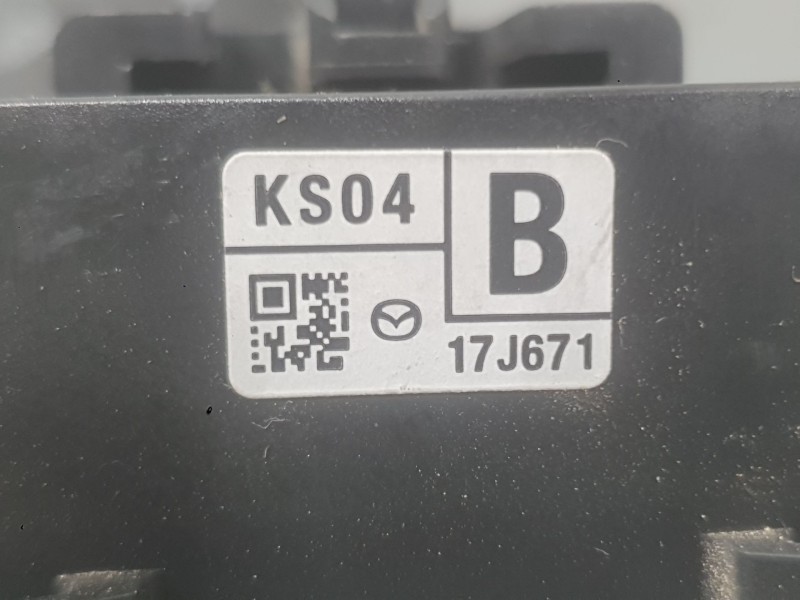 Recambio de mando limpia para mazda 3 lim. () black tech edition referencia OEM IAM   