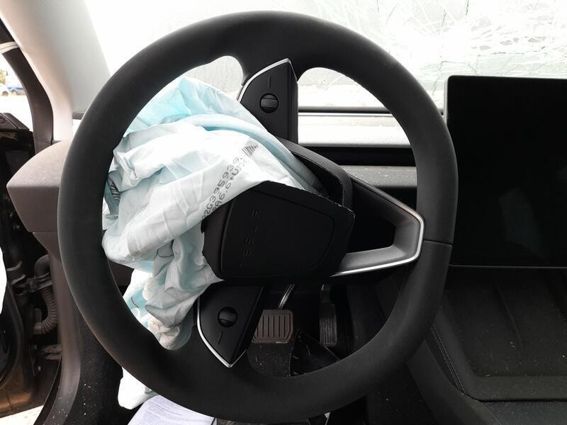 Recambio de volante para tesla model 3 (5yj3) ev referencia OEM IAM 149021400C  