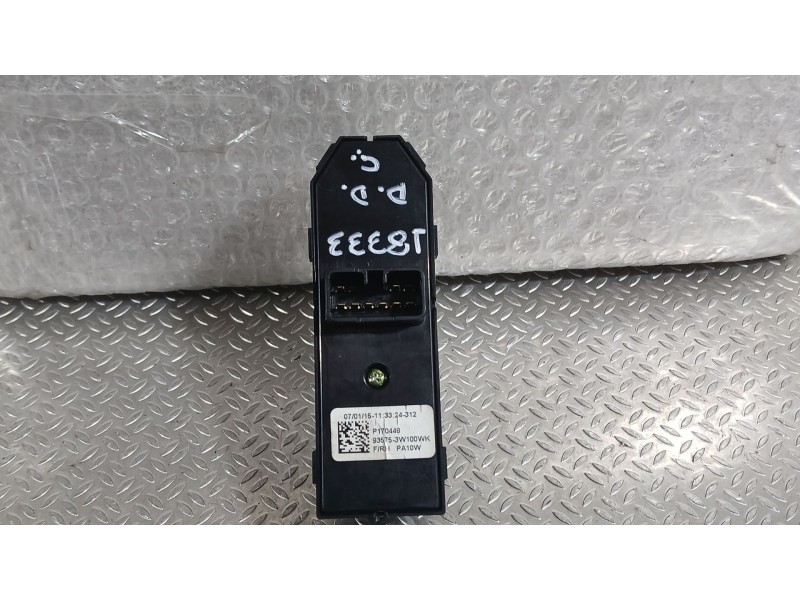 Recambio de mando elevalunas delantero derecho para kia sportage iii (sl) 1.7 crdi referencia OEM IAM 935763W100  