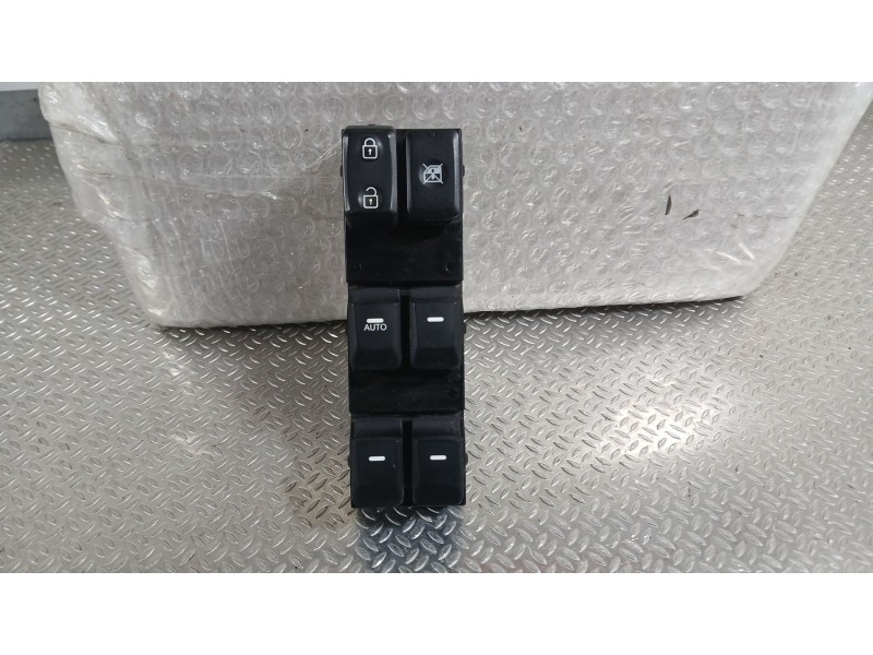 Recambio de mando elevalunas delantero izquierdo para kia sportage iii (sl) 1.7 crdi referencia OEM IAM 935713W300GAH  