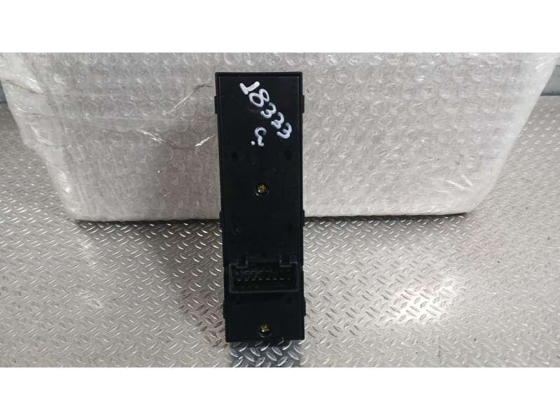 Recambio de mando elevalunas delantero izquierdo para kia sportage iii (sl) 1.7 crdi referencia OEM IAM 935713W300GAH  