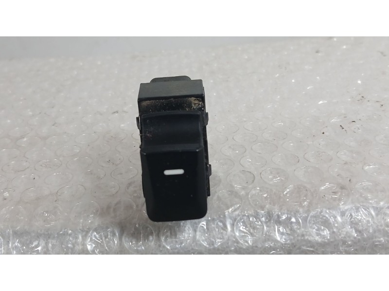 Recambio de mando elevalunas trasero izquierdo para kia sportage iii (sl) 1.7 crdi referencia OEM IAM 935803W000WK  