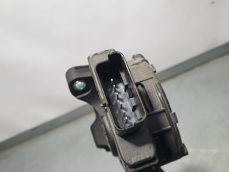 Recambio de potenciometro pedal para citroën c3 picasso sx referencia OEM IAM 9681383980 6PV00994913 