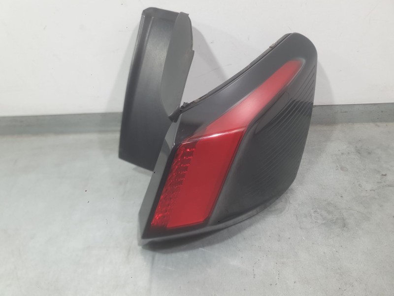 Recambio de piloto trasero derecho exterior para peugeot 3008 ii suv (mc_, mr_, mj_, m4_) 1.5 bluehdi 130 referencia OEM IAM 981