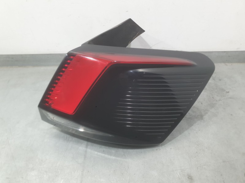 Recambio de piloto trasero derecho exterior para peugeot 3008 ii suv (mc_, mr_, mj_, m4_) 1.5 bluehdi 130 referencia OEM IAM 981