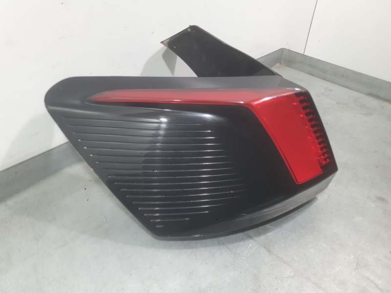 Recambio de piloto trasero izquierdo exterior para peugeot 3008 ii suv (mc_, mr_, mj_, m4_) 1.5 bluehdi 130 referencia OEM IAM 9