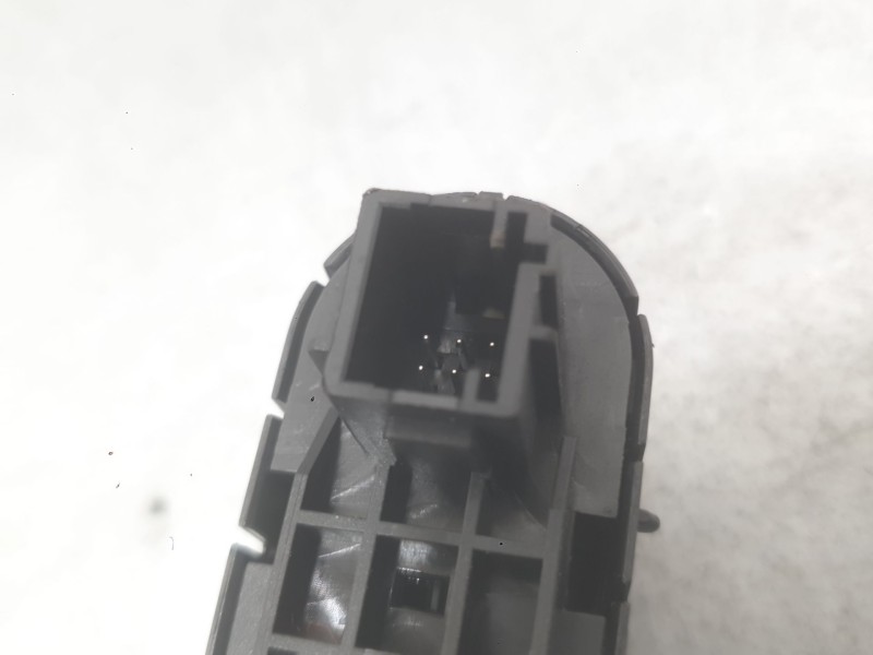 Recambio de mando elevalunas delantero izquierdo para peugeot 3008 ii suv (mc_, mr_, mj_, m4_) 1.5 bluehdi 130 referencia OEM IA