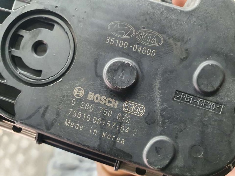 Recambio de caja mariposa para hyundai kona 1.0 tgdi cat referencia OEM IAM 3510004600 0280750672 BOSCH