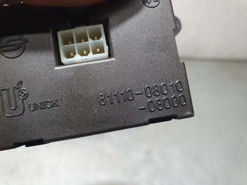 Recambio de reloj para ssangyong rexton rx 270 plus / 270 xdi plus referencia OEM IAM 8111008010  