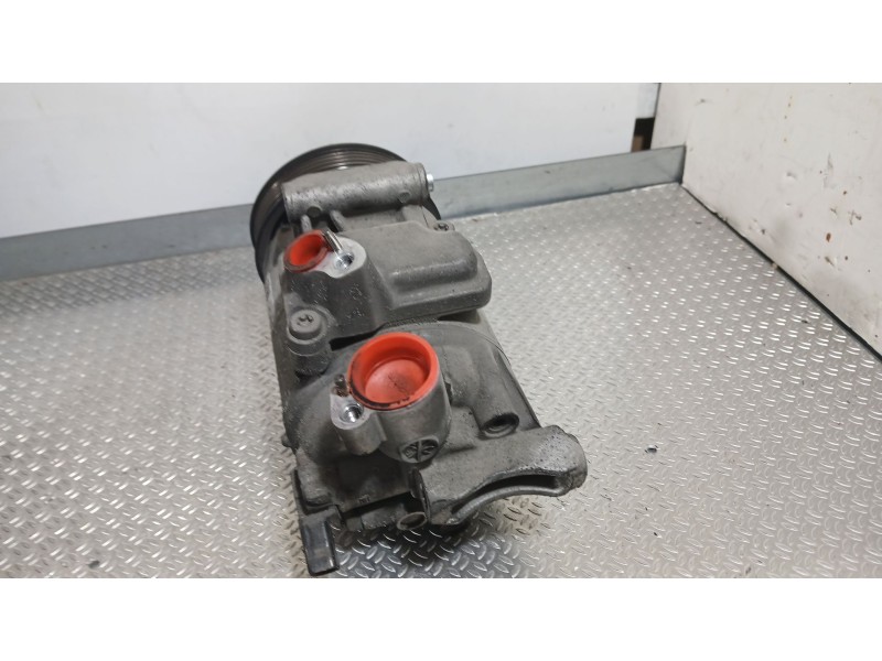 Recambio de compresor aire acondicionado para volkswagen polo v (6r1, 6c1) 1.6 tdi referencia OEM IAM 5N0820803C  