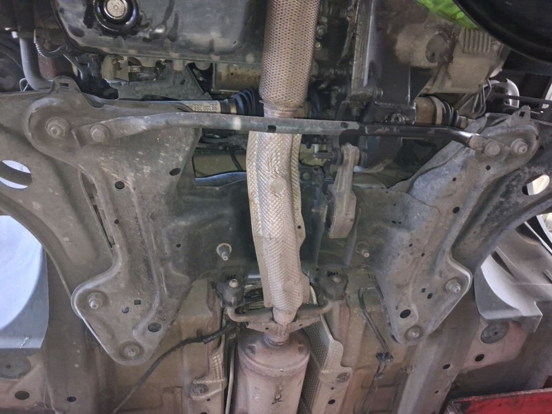 Recambio de puente delantero para citroën c3 iii (sx) 1.6 bluehdi 75 referencia OEM IAM 9808011780  