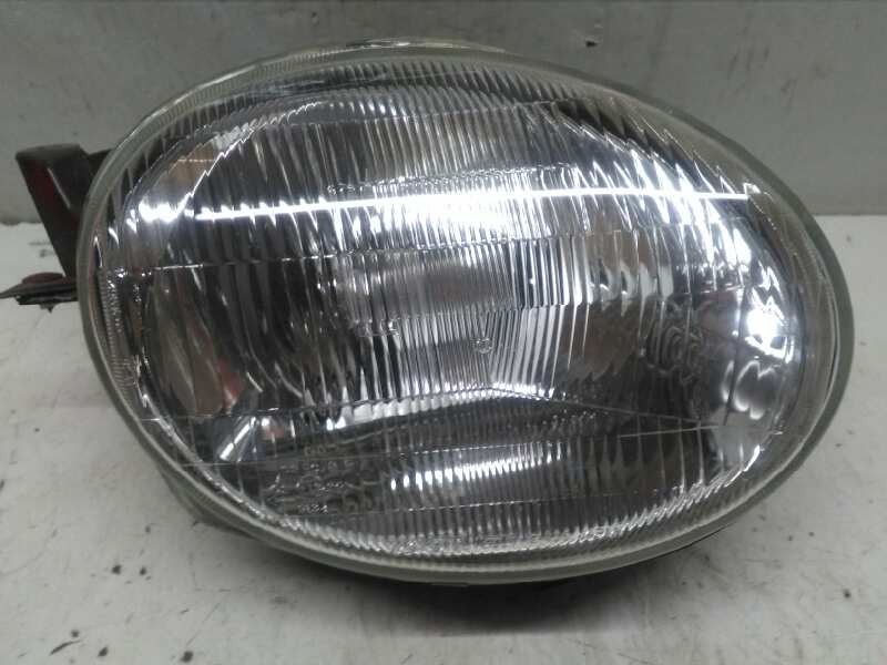 Recambio de faro derecho para toyota corolla (e11) referencia OEM IAM  PATA ROTA 