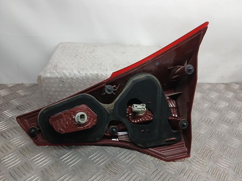 Recambio de piloto trasero izquierdo para toyota rav 4 exclusive referencia OEM IAM 8159342010  