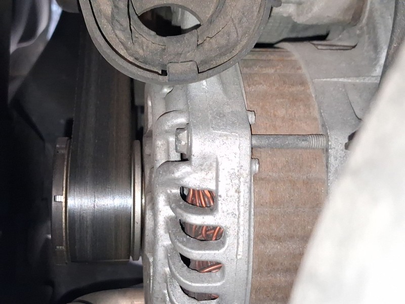 Recambio de alternador para nissan juke (f15) 1.2 dig-t referencia OEM IAM 23100BV80A  