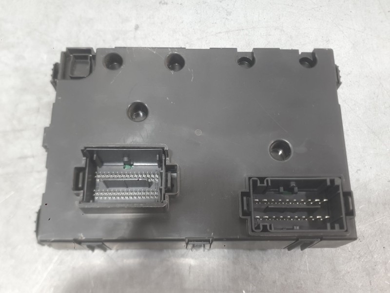 Recambio de caja reles / fusibles para fiat 500e (332_) elektro 3+1 (fa1) referencia OEM IAM   