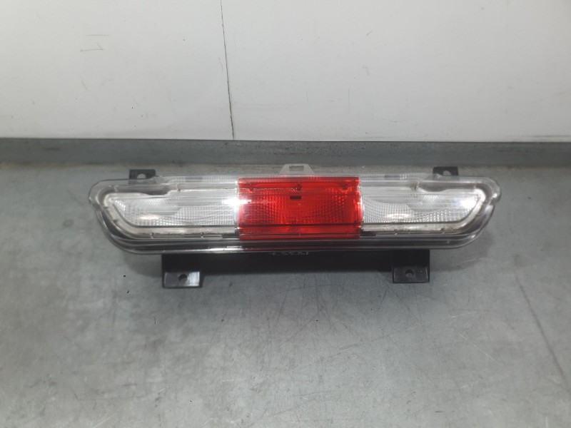 Recambio de piloto trasero central para fiat 500e (332_) elektro 3+1 (fa1) referencia OEM IAM  PARAGOLPES 
