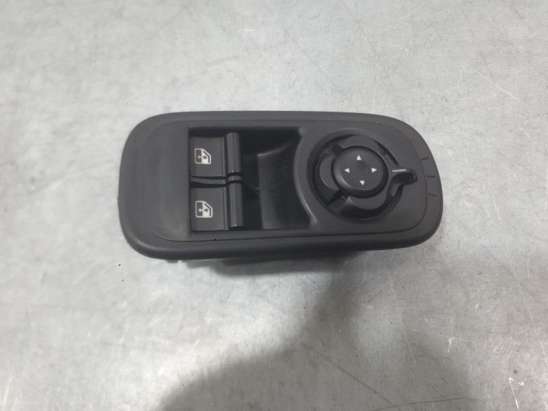 Recambio de mando elevalunas delantero izquierdo para fiat 500e (332_) elektro 3+1 (fa1) referencia OEM IAM 735727932  