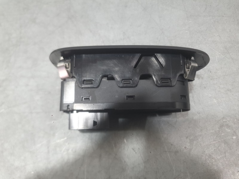 Recambio de mando elevalunas delantero izquierdo para fiat 500e (332_) elektro 3+1 (fa1) referencia OEM IAM 735727932  