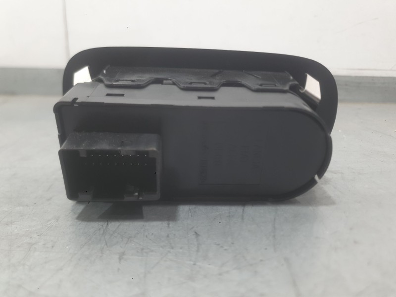 Recambio de mando elevalunas delantero izquierdo para fiat 500e (332_) elektro 3+1 (fa1) referencia OEM IAM 735727932  