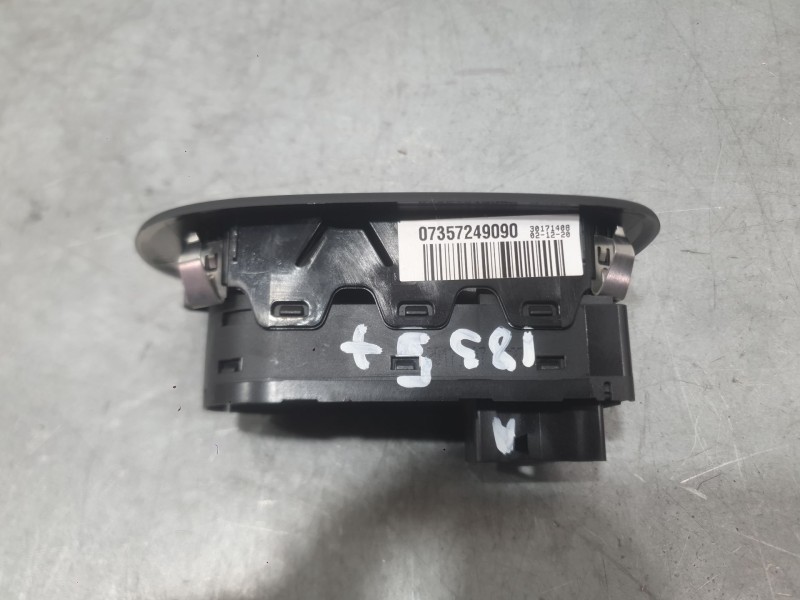 Recambio de mando elevalunas delantero izquierdo para fiat 500e (332_) elektro 3+1 (fa1) referencia OEM IAM 735727932  
