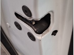 CERRADURA PUERTA TRASERA IZQUIERDA 825030002R 