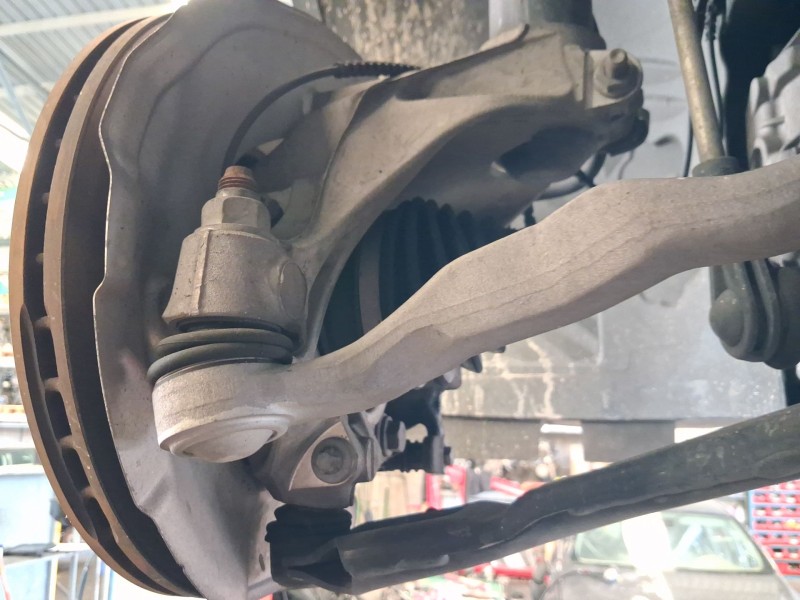 Recambio de mangueta delantera izquierda para bmw x1 (f48) sdrive 18 d referencia OEM IAM 31216876645  