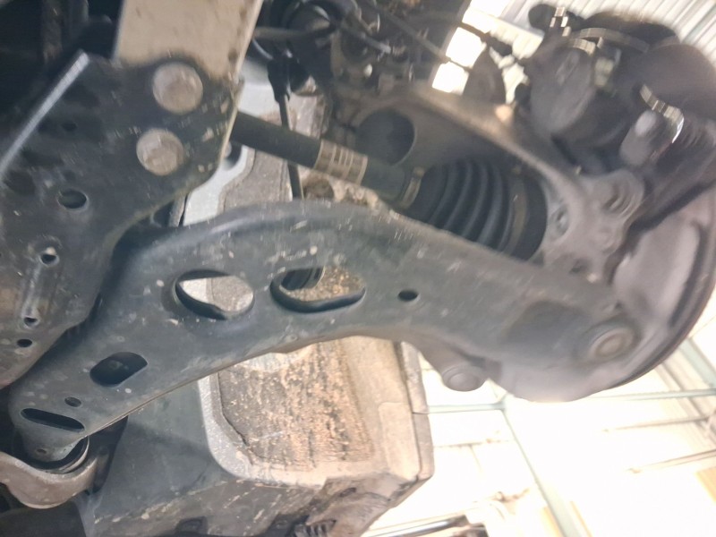 Recambio de brazo suspension inferior delantero izquierdo para bmw x1 (f48) sdrive 18 d referencia OEM IAM 31126879843  