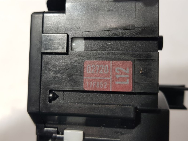 Recambio de mando luces para toyota auris hybrid active referencia OEM IAM 0272017F852  