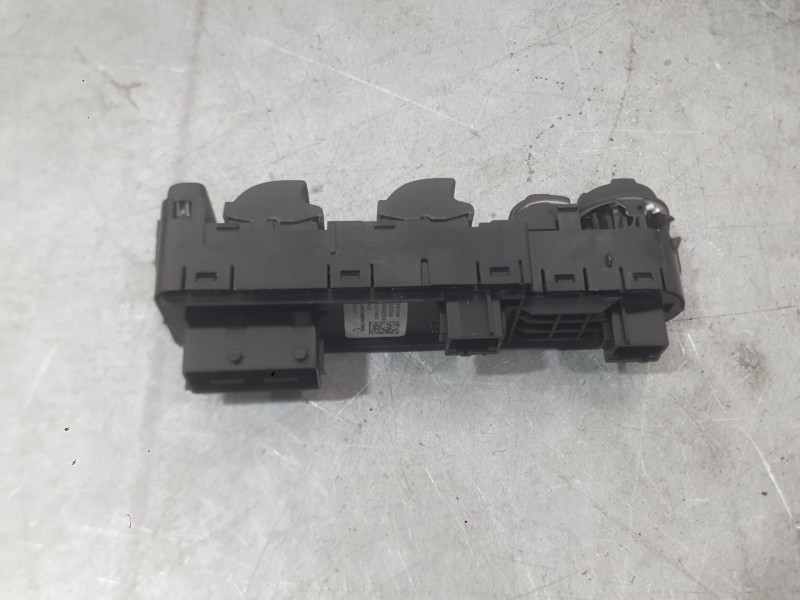 Recambio de mando elevalunas delantero izquierdo para peugeot 3008 ii suv (mc_, mr_, mj_, m4_) 1.2 thp/ puretech 130 (mrhnsm, mr