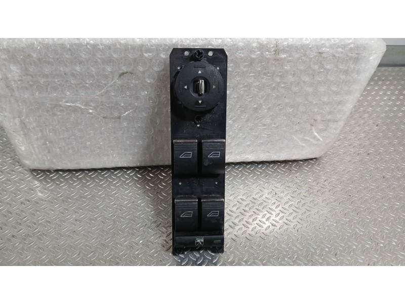 Recambio de mando elevalunas delantero izquierdo para ford focus iii 1.0 ecoboost referencia OEM IAM 2029540 C/MANDO RETROVISOR 