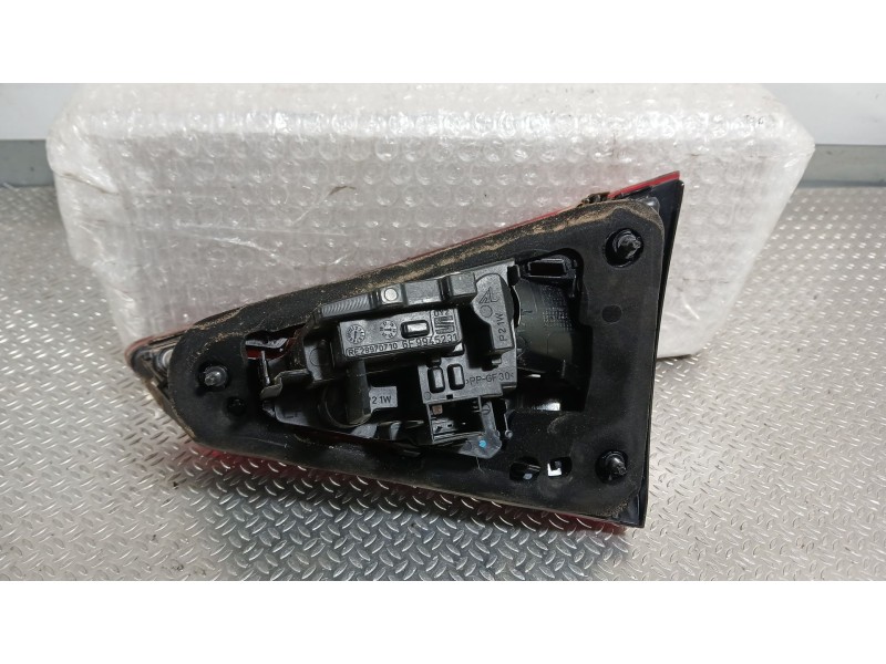 Recambio de piloto trasero izquierdo interior para seat arona style edition referencia OEM IAM 6F9945093D  INTERIOR