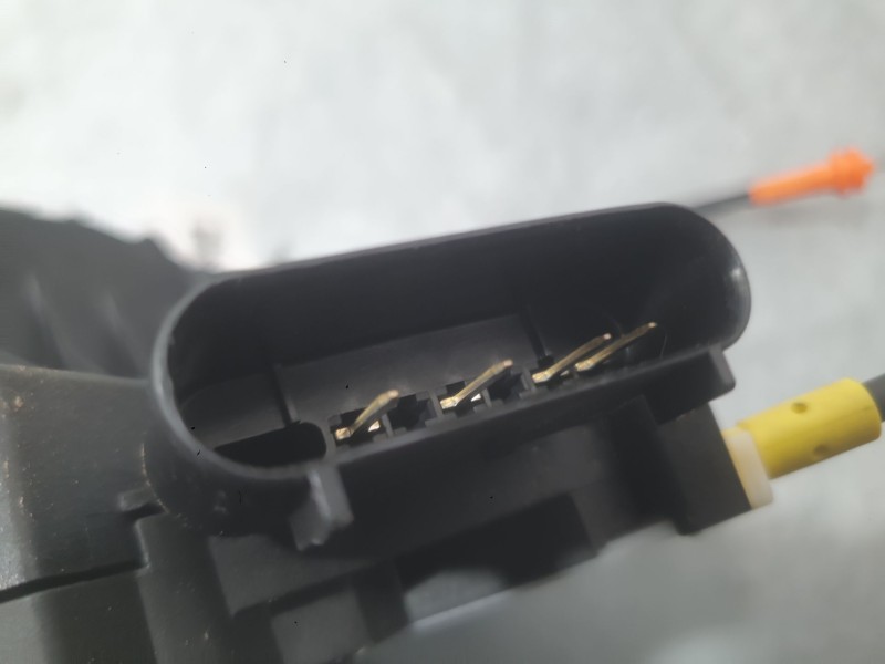 Recambio de cerradura puerta trasera derecha para ford ecosport 1.5 ecoblue tdci referencia OEM IAM 2333640 2099457 