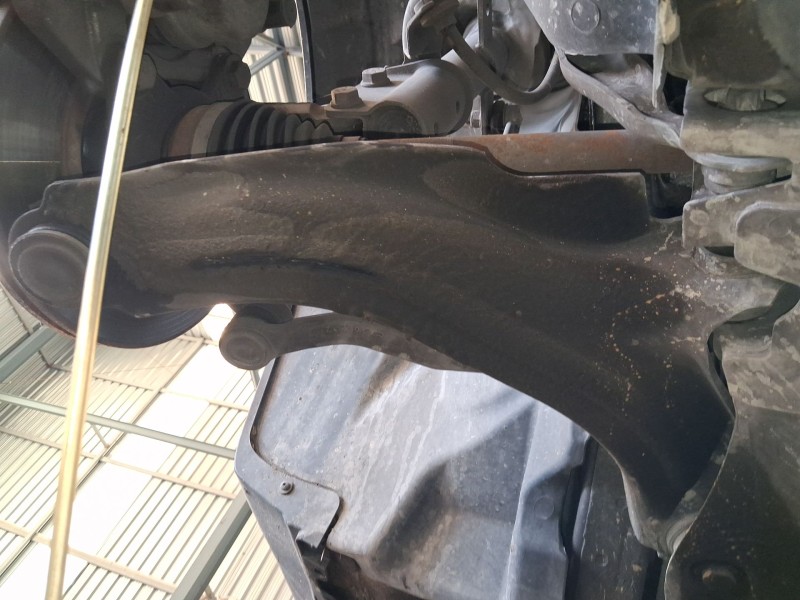 Recambio de brazo suspension inferior delantero derecho para renault clio iv (bh_) 0.9 tce 90 referencia OEM IAM 545046162R  