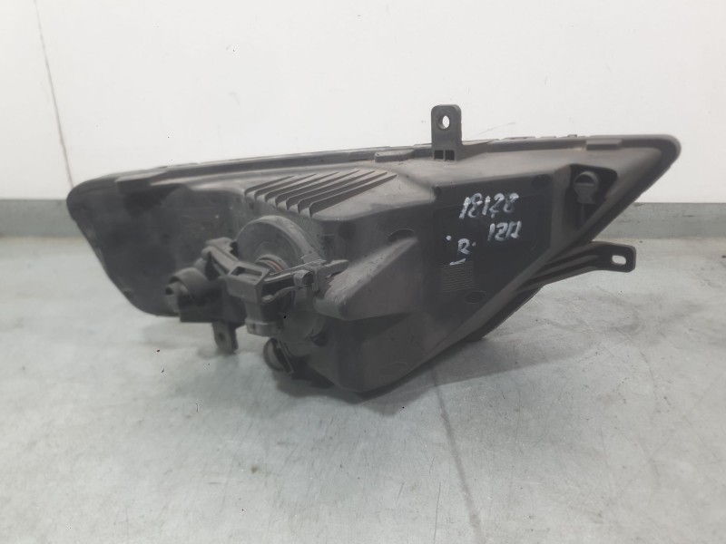 Recambio de faro antiniebla izquierdo para seat leon (5f1) 2.0 tdi referencia OEM IAM 5F0941699A  